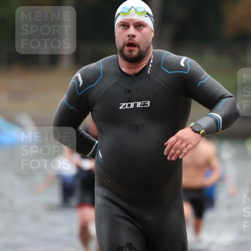 14.09.2025 - Stadtparktriathlon Michael Strokosch http://msf.ph/oto/8868776 14.09.2025 10:34:22 Schwimmen 746, 755, 774, 803 meine-sportfotos.de
