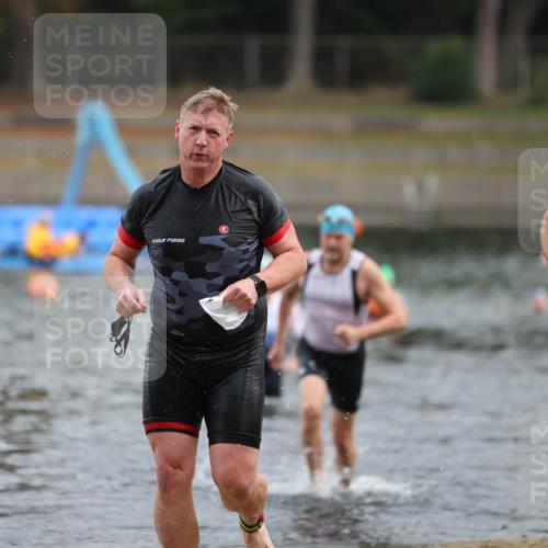 14.09.2025 - Stadtparktriathlon Michael Strokosch http://msf.ph/oto/8868780 14.09.2025 10:34:25 Schwimmen 728, 744, 746, 755, 774, 803 meine-sportfotos.de