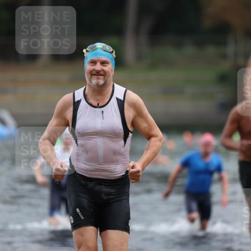 14.09.2025 - Stadtparktriathlon Michael Strokosch http://msf.ph/oto/8868795 14.09.2025 10:34:30 Schwimmen 728, 744, 746, 755, 803 meine-sportfotos.de