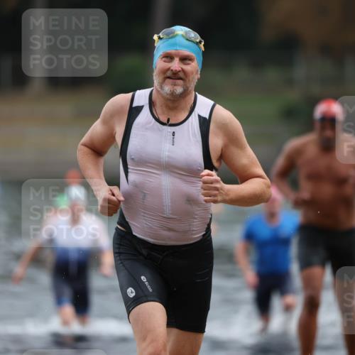 14.09.2025 - Stadtparktriathlon Michael Strokosch http://msf.ph/oto/8868798 14.09.2025 10:34:30 Schwimmen 728, 744, 746, 755, 803 meine-sportfotos.de