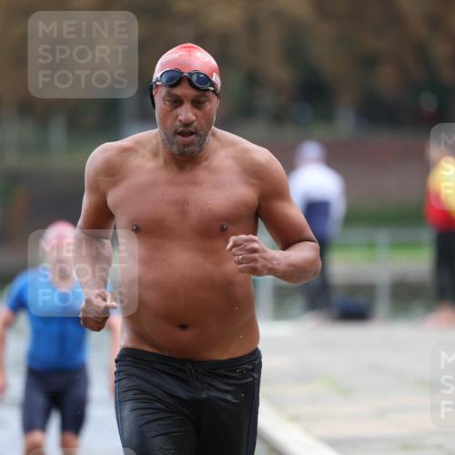 14.09.2025 - Stadtparktriathlon Michael Strokosch http://msf.ph/oto/8868805 14.09.2025 10:34:33 Schwimmen 728, 744, 746, 755 meine-sportfotos.de