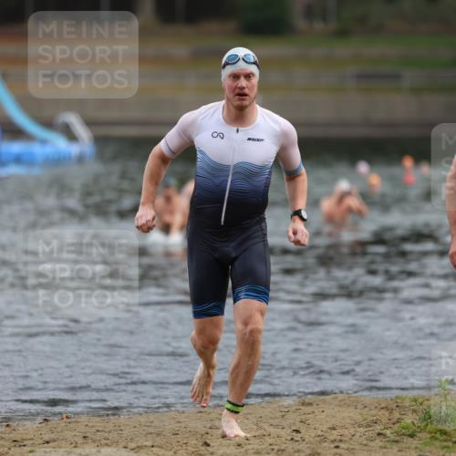 14.09.2025 - Stadtparktriathlon Michael Strokosch http://msf.ph/oto/8868812 14.09.2025 10:34:35 Schwimmen 728, 744, 746 meine-sportfotos.de