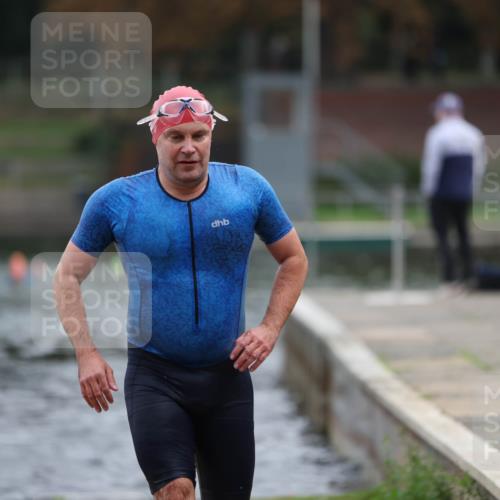14.09.2025 - Stadtparktriathlon Michael Strokosch http://msf.ph/oto/8868818 14.09.2025 10:34:37 Schwimmen 728, 744, 746 meine-sportfotos.de