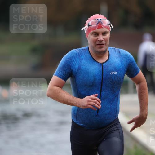 14.09.2025 - Stadtparktriathlon Michael Strokosch http://msf.ph/oto/8868823 14.09.2025 10:34:38 Schwimmen 728, 744, 746 meine-sportfotos.de