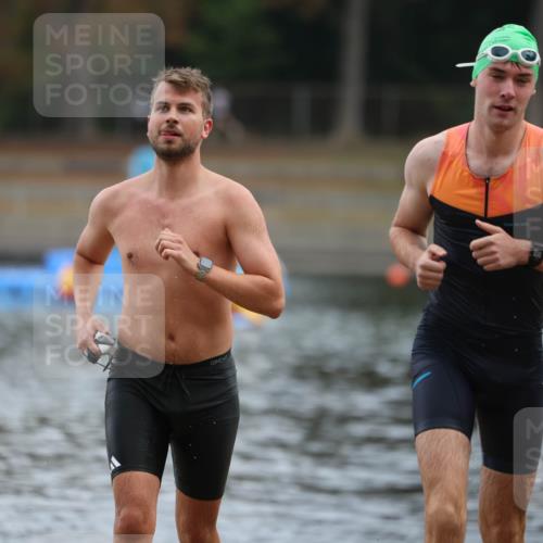 14.09.2025 - Stadtparktriathlon Michael Strokosch http://msf.ph/oto/8868842 14.09.2025 10:34:59 Schwimmen 772, 797, 806 meine-sportfotos.de