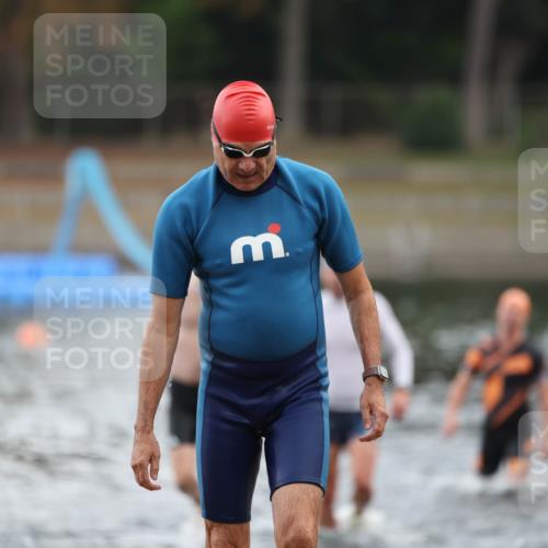 14.09.2025 - Stadtparktriathlon Michael Strokosch http://msf.ph/oto/8868878 14.09.2025 10:35:42 Schwimmen 734, 756, 775, 805, 808 meine-sportfotos.de