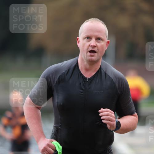 14.09.2025 - Stadtparktriathlon Michael Strokosch http://msf.ph/oto/8868883 14.09.2025 10:35:48 Schwimmen 734, 756, 775, 805, 808 meine-sportfotos.de