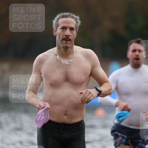 14.09.2025 - Stadtparktriathlon Michael Strokosch http://msf.ph/oto/8868888 14.09.2025 10:35:50 Schwimmen 734, 756, 775, 805, 808 meine-sportfotos.de
