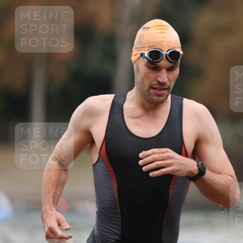 14.09.2025 - Stadtparktriathlon Michael Strokosch http://msf.ph/oto/8868926 14.09.2025 10:48:46 Schwimmen 823, 880 meine-sportfotos.de