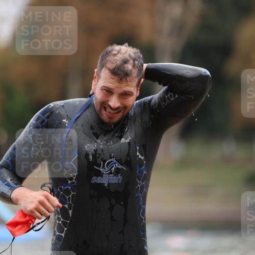 14.09.2025 - Stadtparktriathlon Michael Strokosch http://msf.ph/oto/8868943 14.09.2025 10:48:51 Schwimmen 880 meine-sportfotos.de