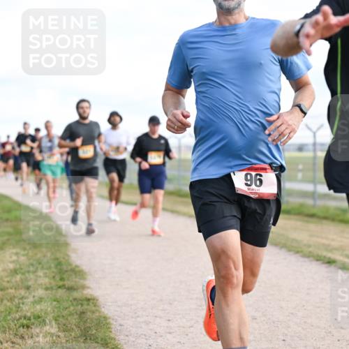 14.09.2025 - Airport Race Dr. Thomas Lammeyer http://msf.ph/oto/8868952 14.09.2025 12:13:11 Laufen 96, 96, 1776 meine-sportfotos.de