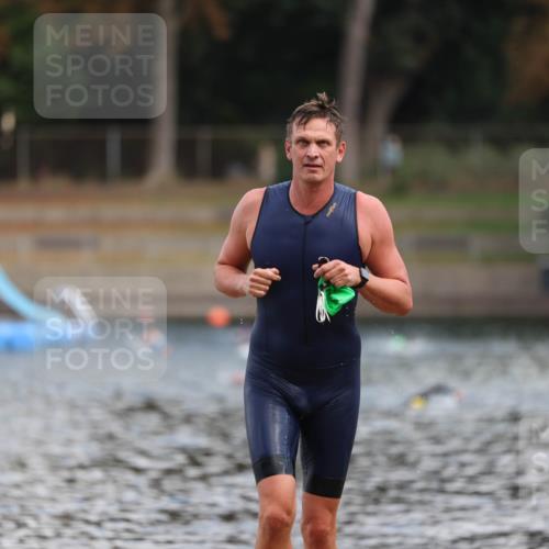 14.09.2025 - Stadtparktriathlon Michael Strokosch http://msf.ph/oto/8868964 14.09.2025 10:49:21 Schwimmen 901 meine-sportfotos.de