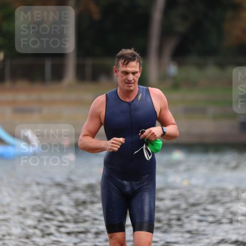 14.09.2025 - Stadtparktriathlon Michael Strokosch http://msf.ph/oto/8868966 14.09.2025 10:49:22 Schwimmen 901 meine-sportfotos.de