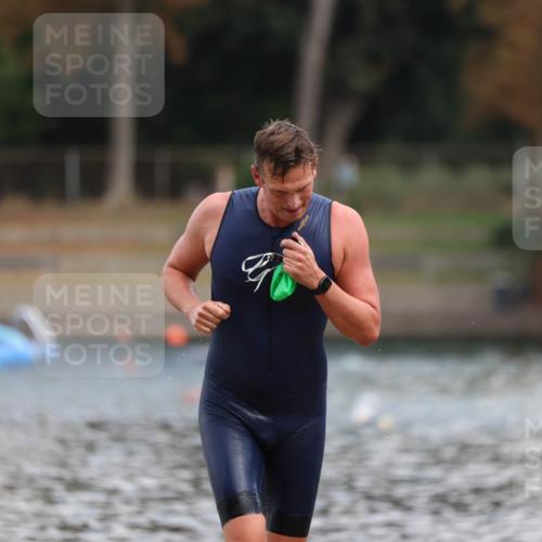 14.09.2025 - Stadtparktriathlon Michael Strokosch http://msf.ph/oto/8868969 14.09.2025 10:49:22 Schwimmen 901 meine-sportfotos.de
