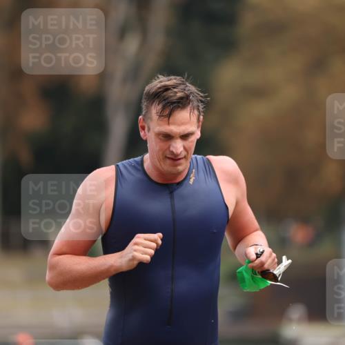 14.09.2025 - Stadtparktriathlon Michael Strokosch http://msf.ph/oto/8868976 14.09.2025 10:49:24 Schwimmen 901 meine-sportfotos.de