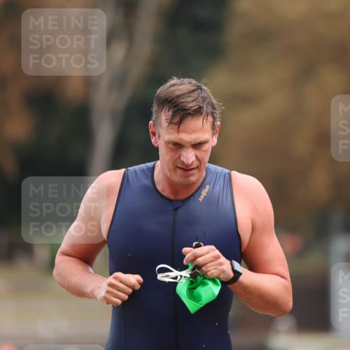 14.09.2025 - Stadtparktriathlon Michael Strokosch http://msf.ph/oto/8868978 14.09.2025 10:49:24 Schwimmen 901 meine-sportfotos.de