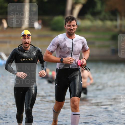 14.09.2025 - Stadtparktriathlon Michael Strokosch http://msf.ph/oto/8869009 14.09.2025 10:49:51 Schwimmen 825, 842, 865, 875 meine-sportfotos.de