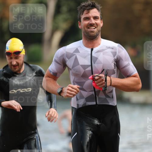 14.09.2025 - Stadtparktriathlon Michael Strokosch http://msf.ph/oto/8869018 14.09.2025 10:49:53 Schwimmen 825, 842, 865, 875 meine-sportfotos.de