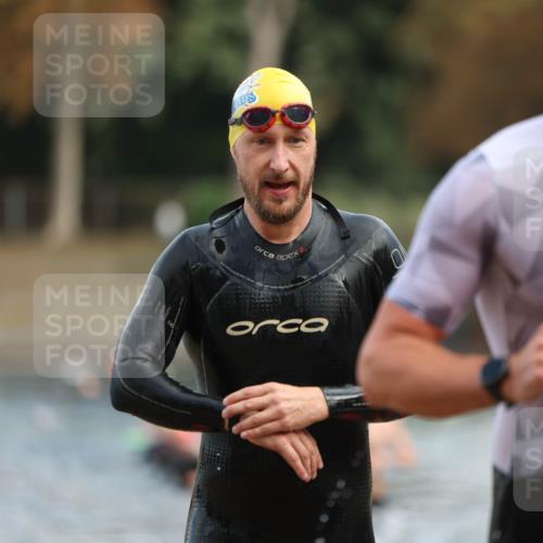 14.09.2025 - Stadtparktriathlon Michael Strokosch http://msf.ph/oto/8869021 14.09.2025 10:49:54 Schwimmen 825, 842, 875 meine-sportfotos.de