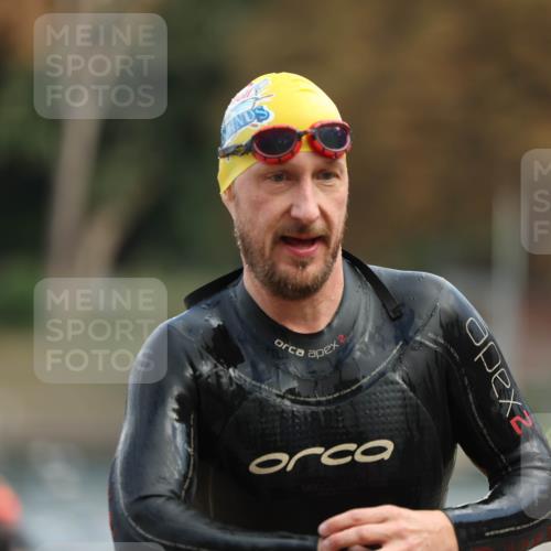 14.09.2025 - Stadtparktriathlon Michael Strokosch http://msf.ph/oto/8869026 14.09.2025 10:49:55 Schwimmen 825, 842, 875 meine-sportfotos.de