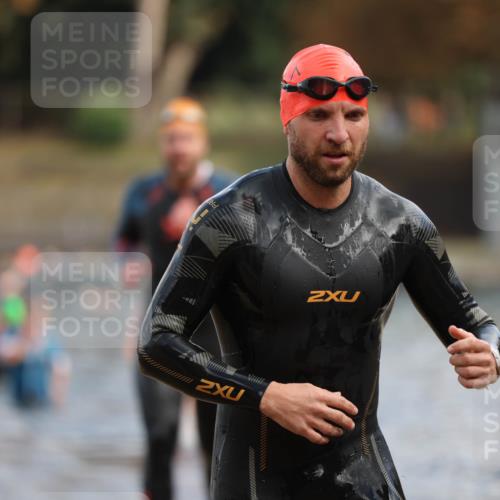 14.09.2025 - Stadtparktriathlon Michael Strokosch http://msf.ph/oto/8869068 14.09.2025 10:50:15 Schwimmen 831, 833, 909 meine-sportfotos.de