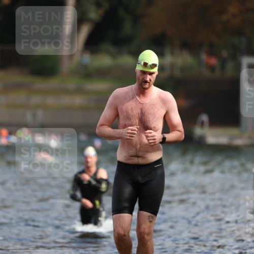 14.09.2025 - Stadtparktriathlon Michael Strokosch http://msf.ph/oto/8869090 14.09.2025 10:50:24 Schwimmen 833, 847, 850, 851 meine-sportfotos.de