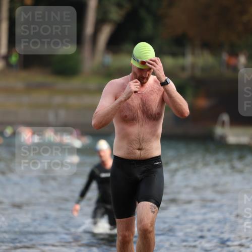 14.09.2025 - Stadtparktriathlon Michael Strokosch http://msf.ph/oto/8869093 14.09.2025 10:50:25 Schwimmen 833, 847, 850, 851 meine-sportfotos.de