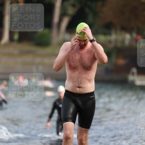 14.09.2025 - Stadtparktriathlon Michael Strokosch http://msf.ph/oto/8869094 14.09.2025 10:50:25 Schwimmen 833, 847, 850, 851 meine-sportfotos.de