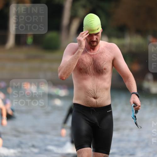 14.09.2025 - Stadtparktriathlon Michael Strokosch http://msf.ph/oto/8869099 14.09.2025 10:50:26 Schwimmen 833, 847, 850, 851 meine-sportfotos.de