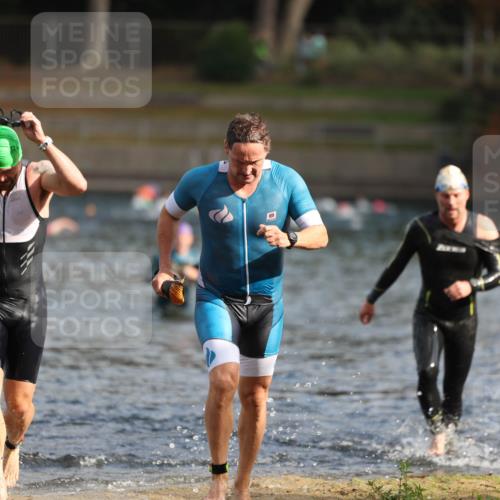 14.09.2025 - Stadtparktriathlon Michael Strokosch http://msf.ph/oto/8869104 14.09.2025 10:50:30 Schwimmen 833, 847, 850, 851 meine-sportfotos.de