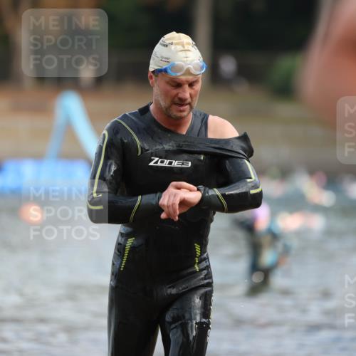 14.09.2025 - Stadtparktriathlon Michael Strokosch http://msf.ph/oto/8869127 14.09.2025 10:50:35 Schwimmen 847, 850, 851 meine-sportfotos.de