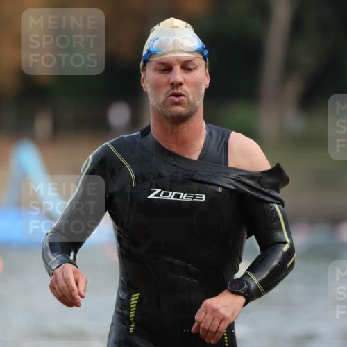 14.09.2025 - Stadtparktriathlon Michael Strokosch http://msf.ph/oto/8869132 14.09.2025 10:50:36 Schwimmen 847, 850, 851 meine-sportfotos.de
