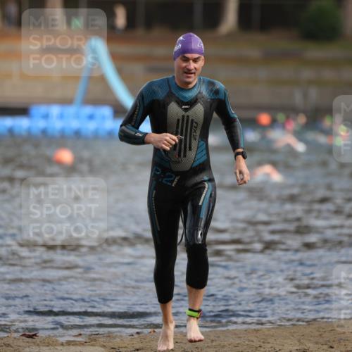 14.09.2025 - Stadtparktriathlon Michael Strokosch http://msf.ph/oto/8869139 14.09.2025 10:50:46 Schwimmen 888 meine-sportfotos.de