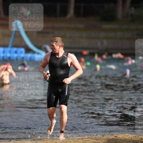 14.09.2025 - Stadtparktriathlon Michael Strokosch http://msf.ph/oto/8869156 14.09.2025 10:51:13 Schwimmen 914 meine-sportfotos.de