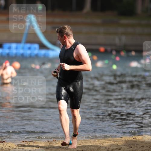 14.09.2025 - Stadtparktriathlon Michael Strokosch http://msf.ph/oto/8869162 14.09.2025 10:51:14 Schwimmen 914 meine-sportfotos.de