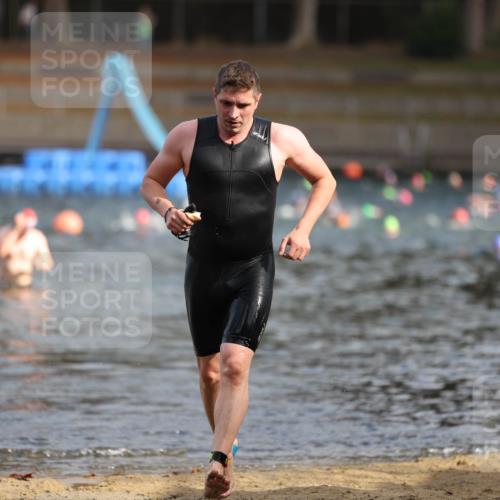 14.09.2025 - Stadtparktriathlon Michael Strokosch http://msf.ph/oto/8869165 14.09.2025 10:51:14 Schwimmen 914 meine-sportfotos.de