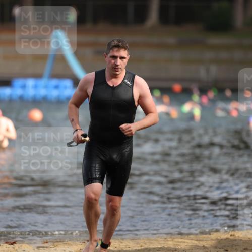 14.09.2025 - Stadtparktriathlon Michael Strokosch http://msf.ph/oto/8869167 14.09.2025 10:51:14 Schwimmen 914 meine-sportfotos.de