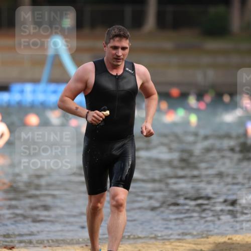 14.09.2025 - Stadtparktriathlon Michael Strokosch http://msf.ph/oto/8869169 14.09.2025 10:51:15 Schwimmen 914 meine-sportfotos.de