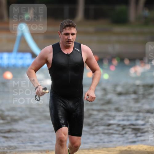 14.09.2025 - Stadtparktriathlon Michael Strokosch http://msf.ph/oto/8869170 14.09.2025 10:51:15 Schwimmen 914 meine-sportfotos.de