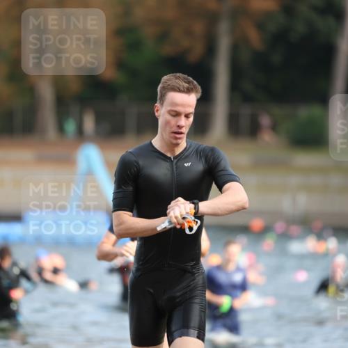 14.09.2025 - Stadtparktriathlon Michael Strokosch http://msf.ph/oto/8869228 14.09.2025 10:51:45 Schwimmen 827, 848, 849, 856 meine-sportfotos.de