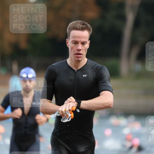 14.09.2025 - Stadtparktriathlon Michael Strokosch http://msf.ph/oto/8869233 14.09.2025 10:51:46 Schwimmen 827, 848, 849, 856 meine-sportfotos.de
