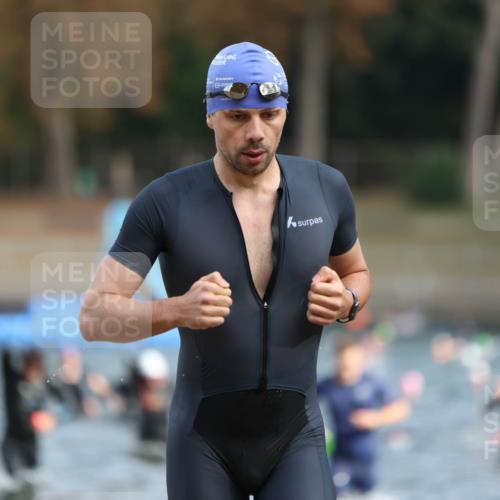 14.09.2025 - Stadtparktriathlon Michael Strokosch http://msf.ph/oto/8869240 14.09.2025 10:51:48 Schwimmen 827, 848, 849 meine-sportfotos.de