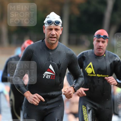 14.09.2025 - Stadtparktriathlon Michael Strokosch http://msf.ph/oto/8869297 14.09.2025 10:52:09 Schwimmen 826, 846, 852, 867, 873, 878, 882, 897, 898, 919 meine-sportfotos.de