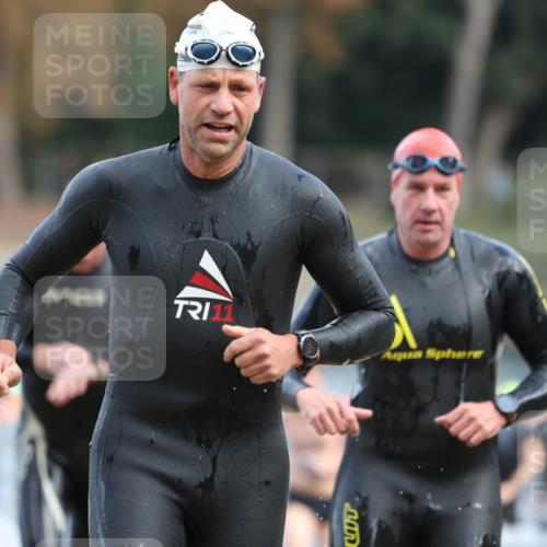 14.09.2025 - Stadtparktriathlon Michael Strokosch http://msf.ph/oto/8869299 14.09.2025 10:52:09 Schwimmen 826, 846, 852, 867, 873, 878, 882, 897, 898, 919 meine-sportfotos.de