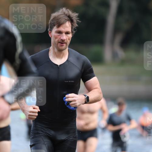 14.09.2025 - Stadtparktriathlon Michael Strokosch http://msf.ph/oto/8869311 14.09.2025 10:52:12 Schwimmen 826, 838, 862, 867, 873, 878, 882, 897, 898, 919 meine-sportfotos.de