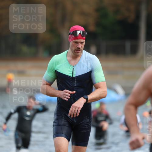 14.09.2025 - Stadtparktriathlon Michael Strokosch http://msf.ph/oto/8869328 14.09.2025 10:52:17 Schwimmen 826, 836, 838, 839, 862, 873, 882, 886, 889, 897, 919 meine-sportfotos.de
