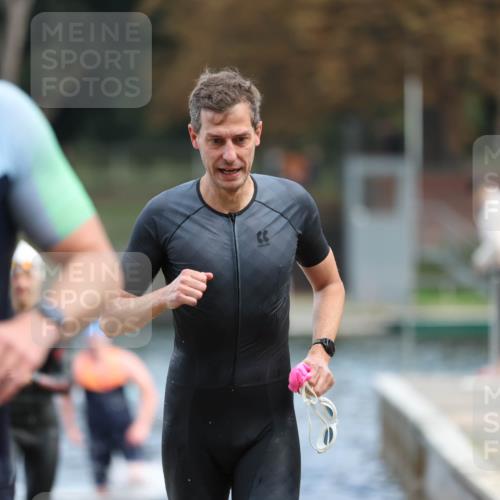 14.09.2025 - Stadtparktriathlon Michael Strokosch http://msf.ph/oto/8869334 14.09.2025 10:52:19 Schwimmen 826, 836, 838, 839, 862, 873, 886, 889, 897, 919 meine-sportfotos.de