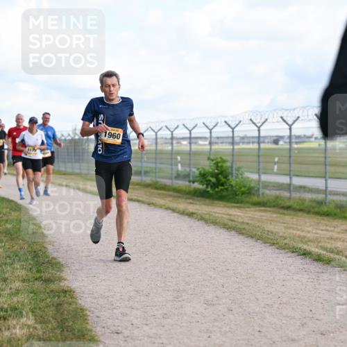 14.09.2025 - Airport Race Dr. Thomas Lammeyer http://msf.ph/oto/8869335 14.09.2025 12:13:41 Laufen 117, 1960 meine-sportfotos.de