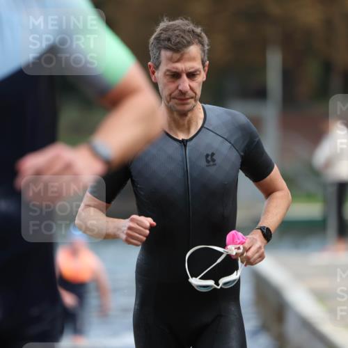 14.09.2025 - Stadtparktriathlon Michael Strokosch http://msf.ph/oto/8869337 14.09.2025 10:52:20 Schwimmen 826, 836, 838, 839, 862, 873, 886, 889, 919 meine-sportfotos.de