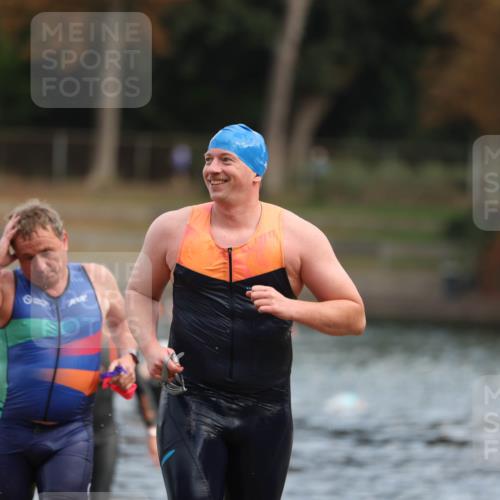 14.09.2025 - Stadtparktriathlon Michael Strokosch http://msf.ph/oto/8869354 14.09.2025 10:52:27 Schwimmen 836, 838, 839, 853, 862, 868, 886, 889 meine-sportfotos.de